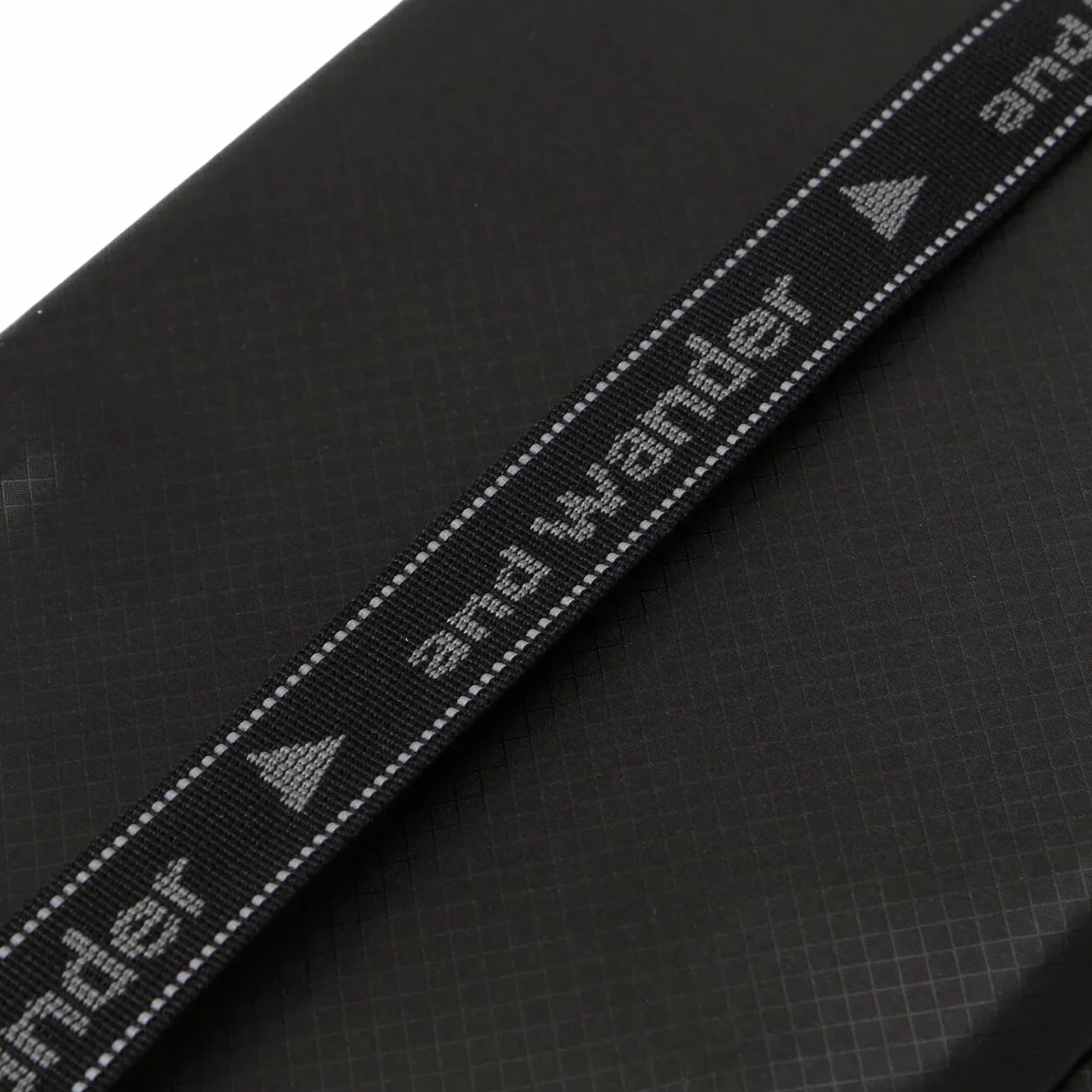 and wander Sil Soft Cooler Small Black