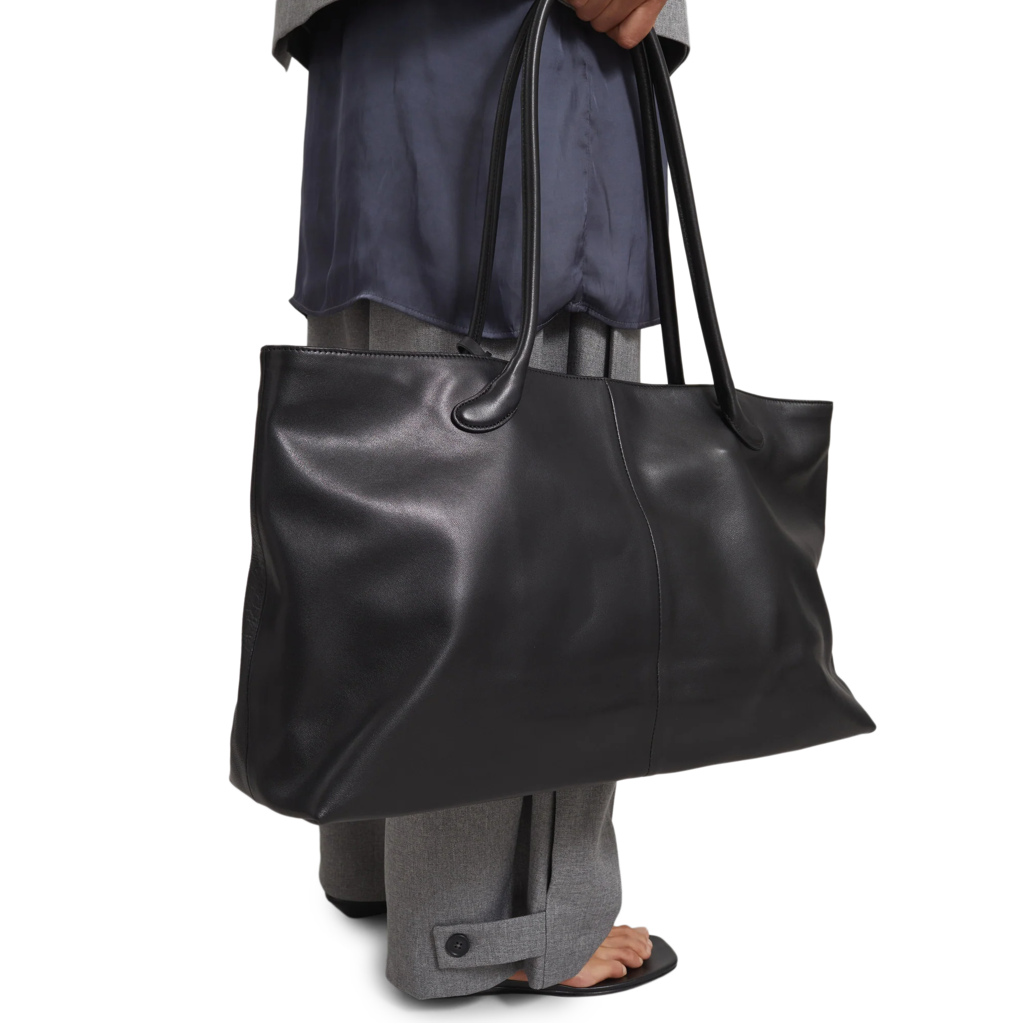 Low Classic Women's Haricot Bag Leather Black