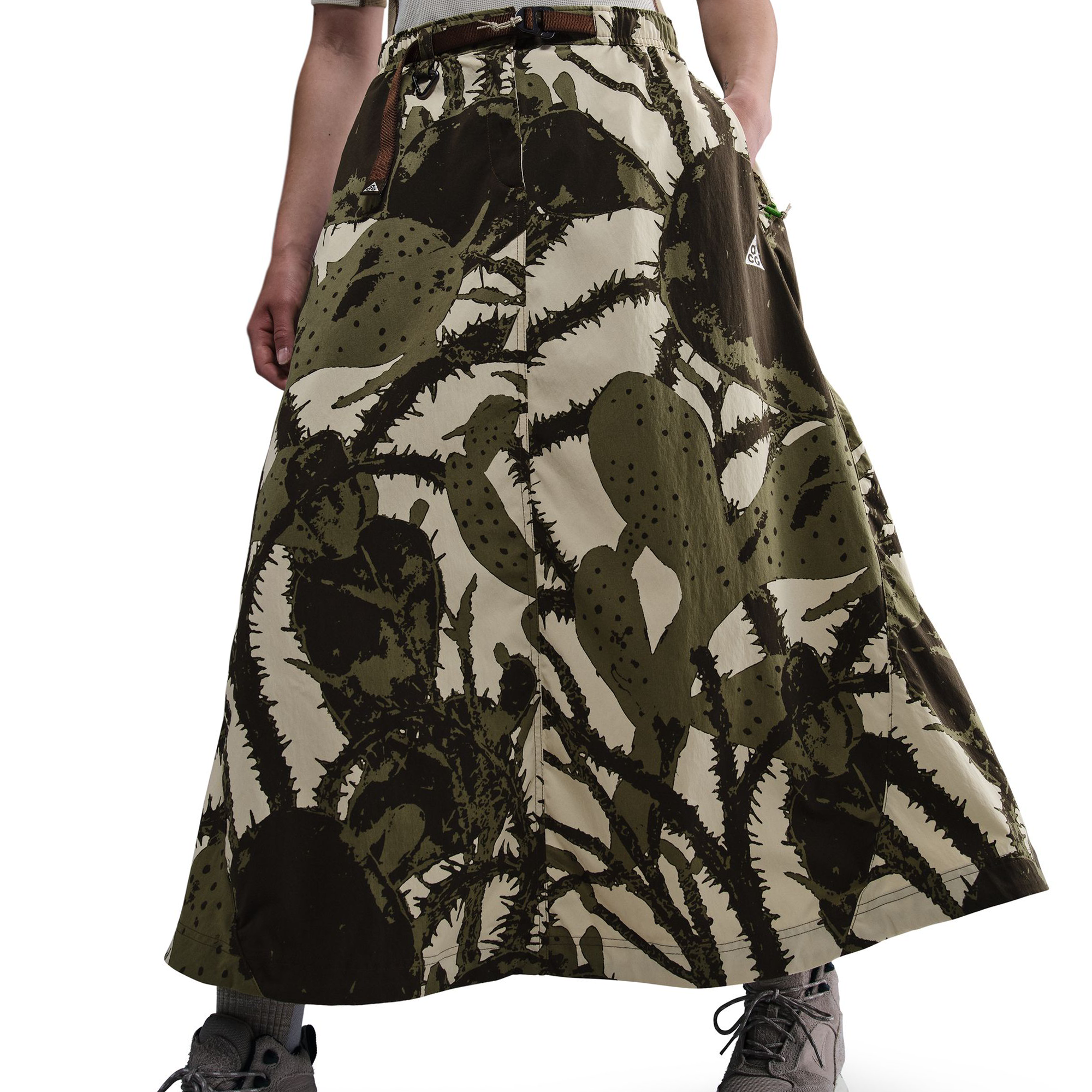 Nike Women's ACG Smith Summit Skirt Lt Khaki/Cargo Khaki HV0579-229