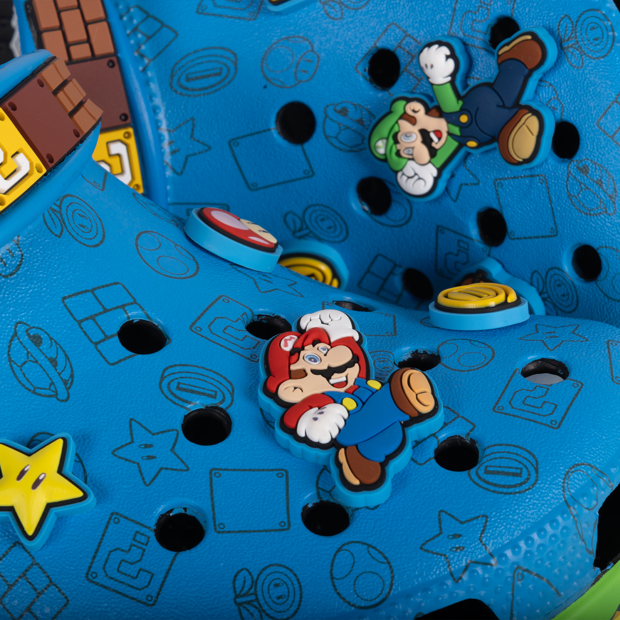Crocs x Super Mario Core Classic Clog 212138-90H