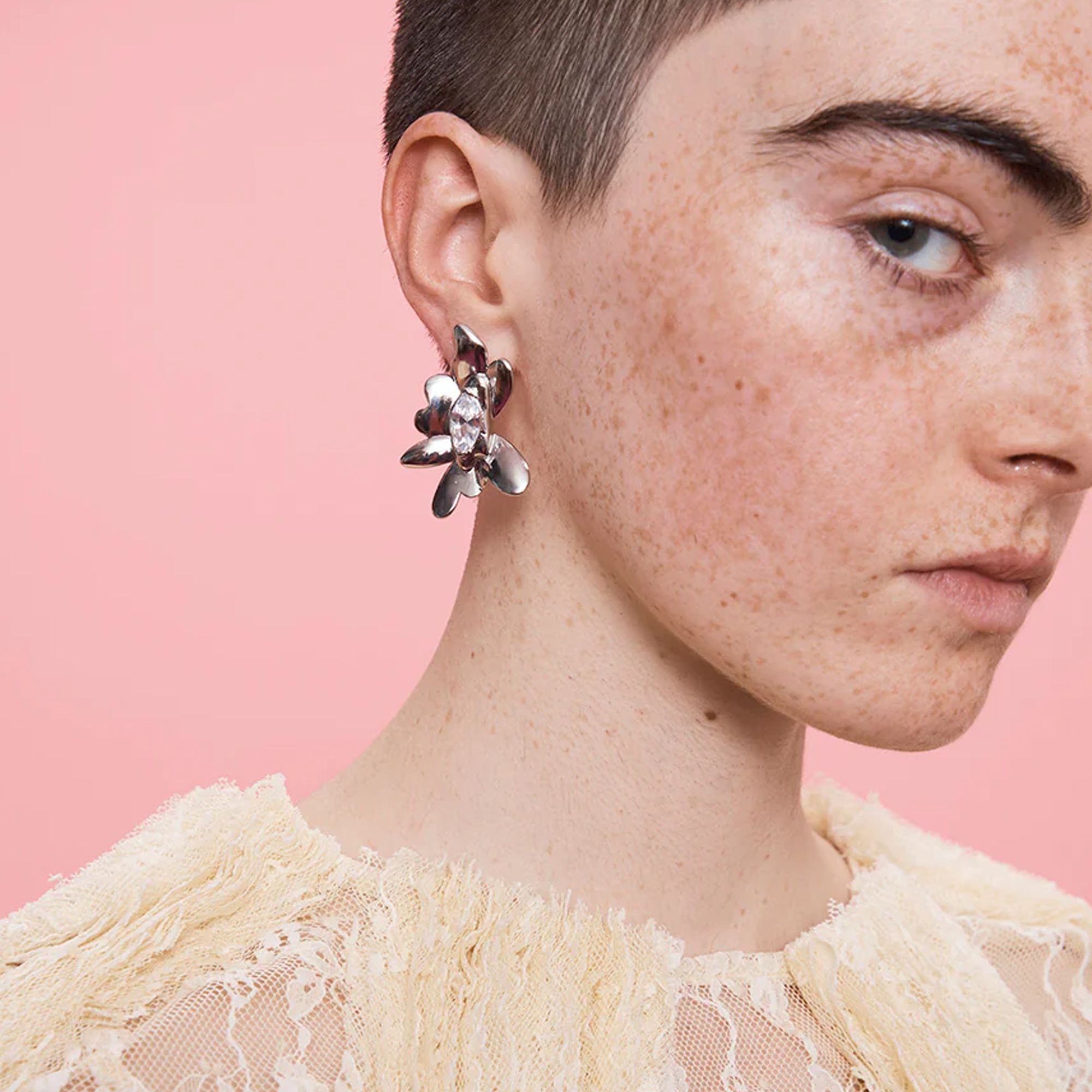 Collina Strada Daisy Earring Soft Pink