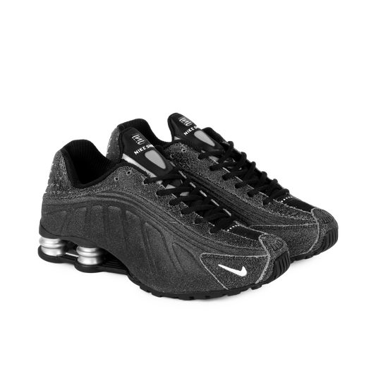 Nike Shox R4 QS Black/Sail/Lt Smoke Grey/Metallic Silver IO4544-002