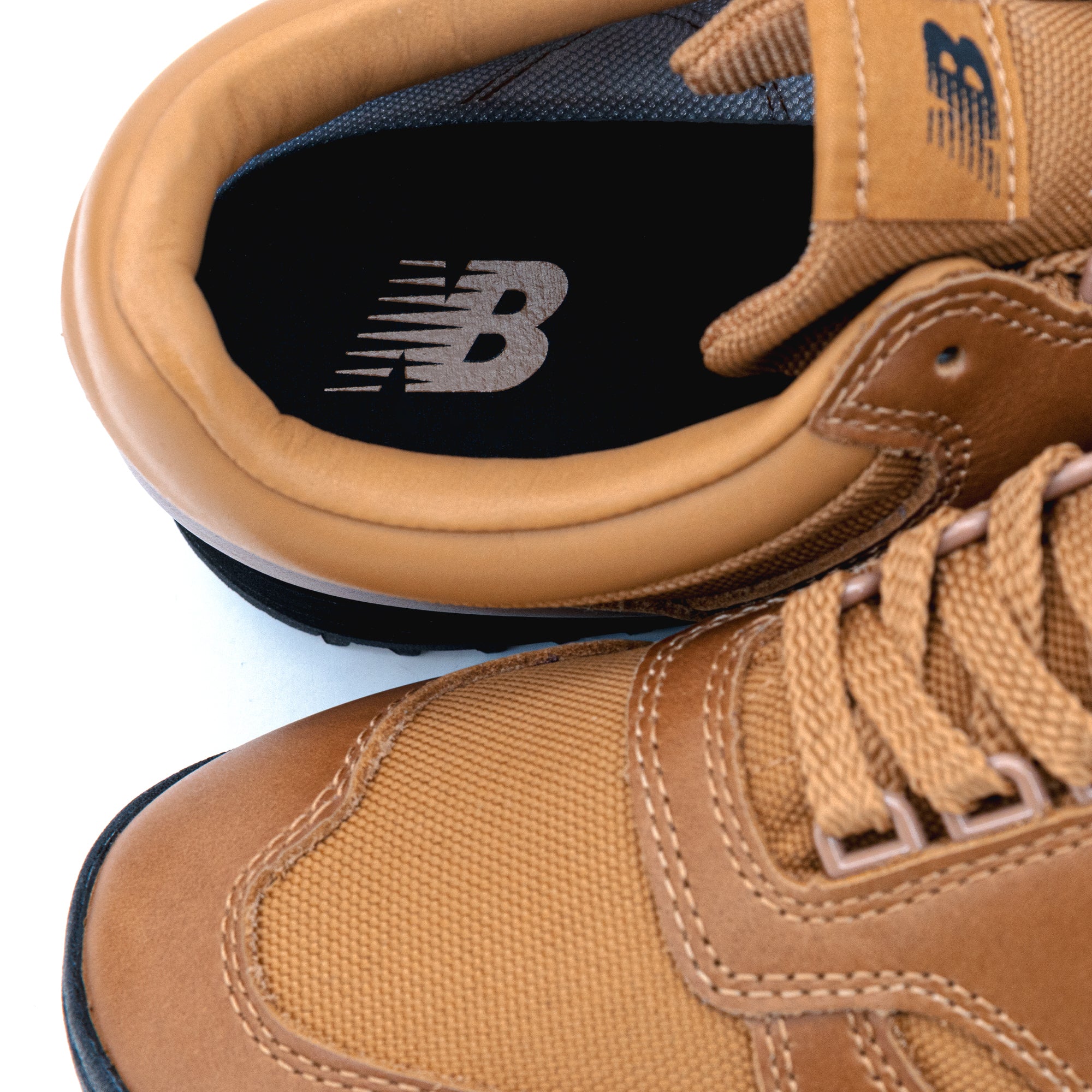 New Balance Rainier Low UALGSTBC